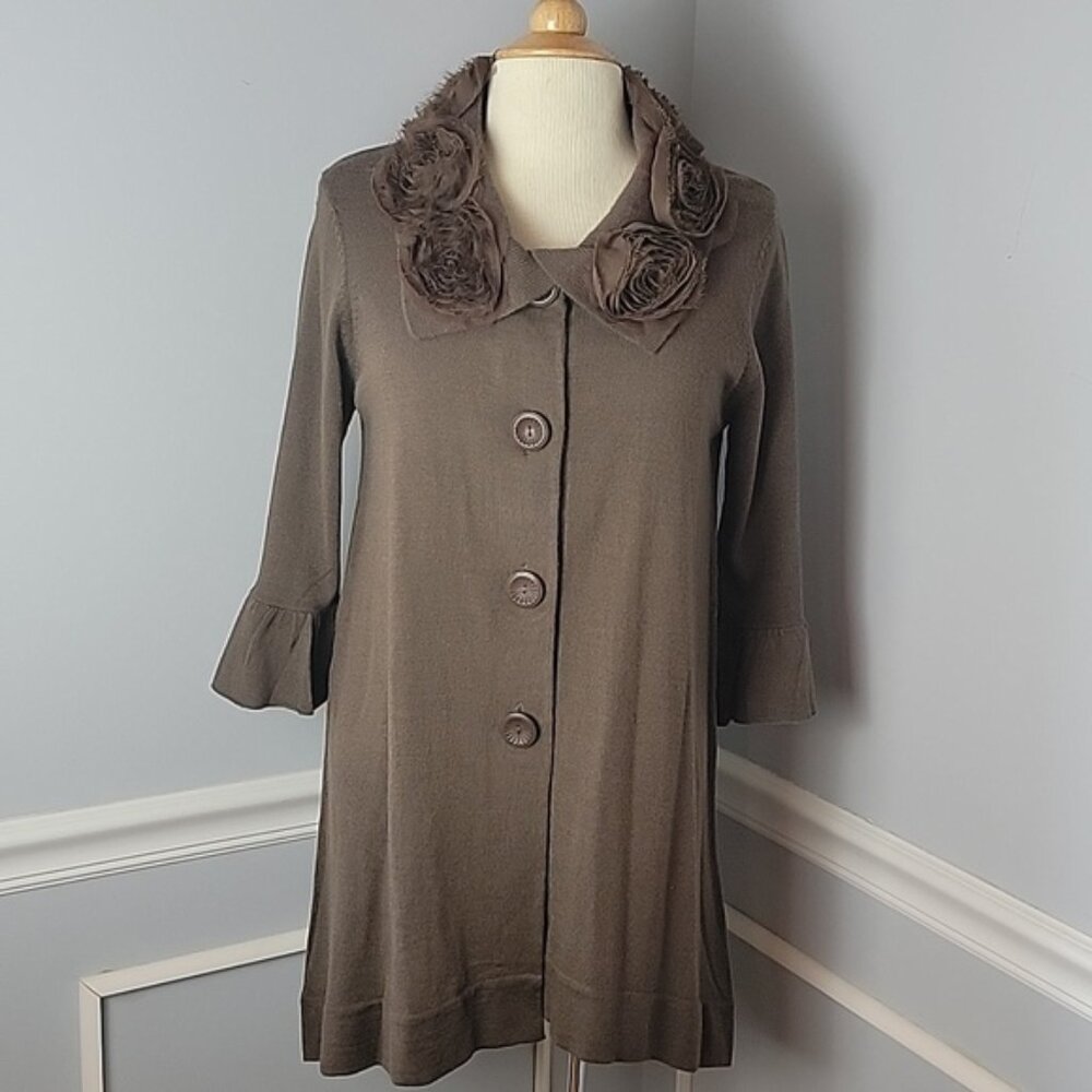 NICK & MO | ANTHRO Rosette Collar Boho Cottage Button Ruffle Long Cardigan L NEW